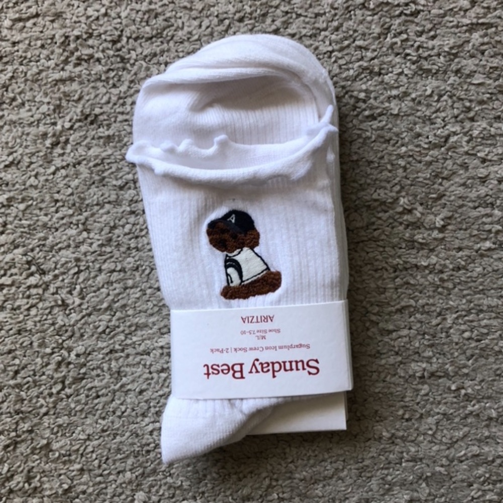 Aritzia Sugarplum Icon Crew Socks. 3 Pack.